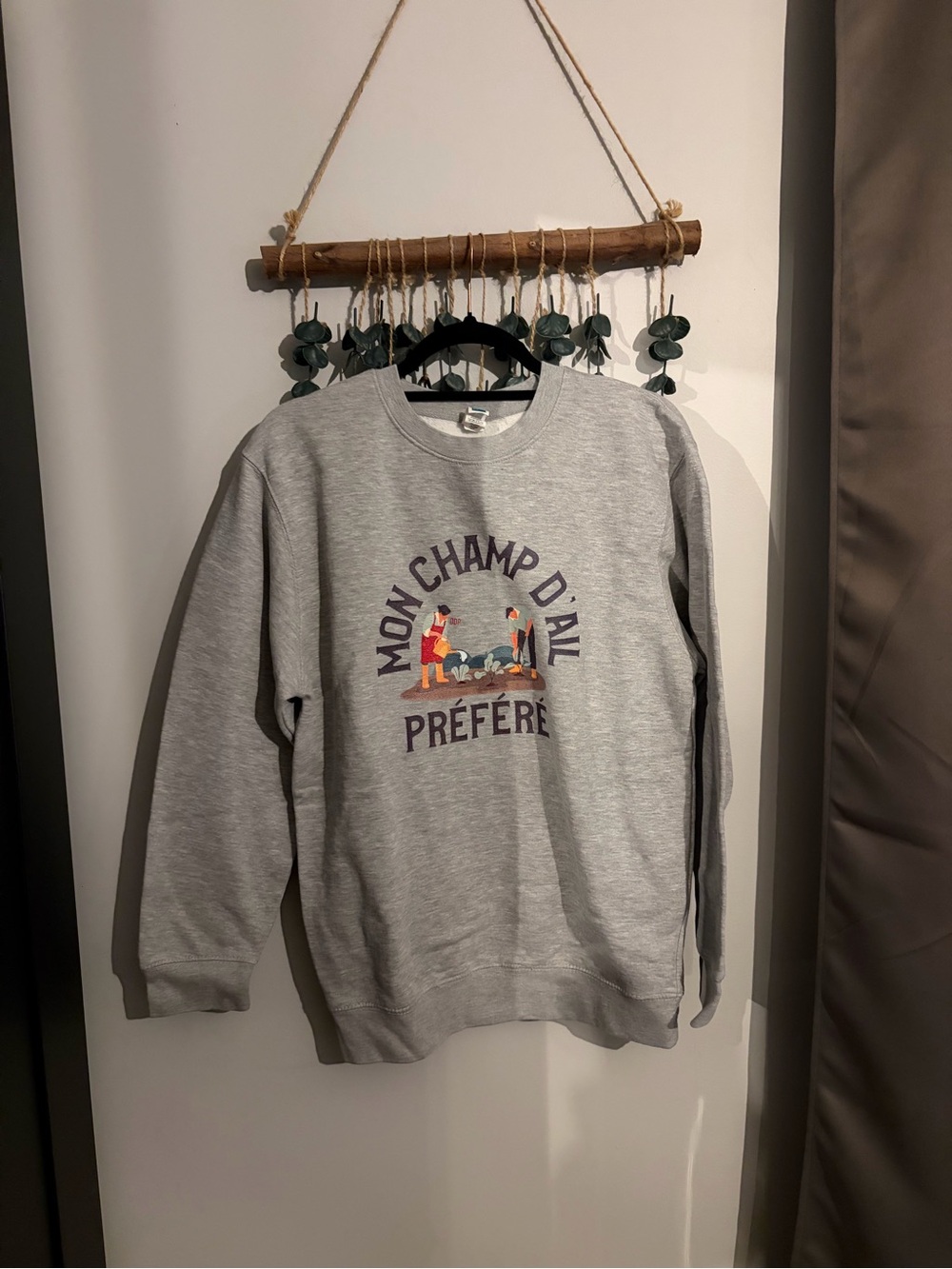 Women small Ouate de Phoque Grey Graphic Crewneck Sweatshirt